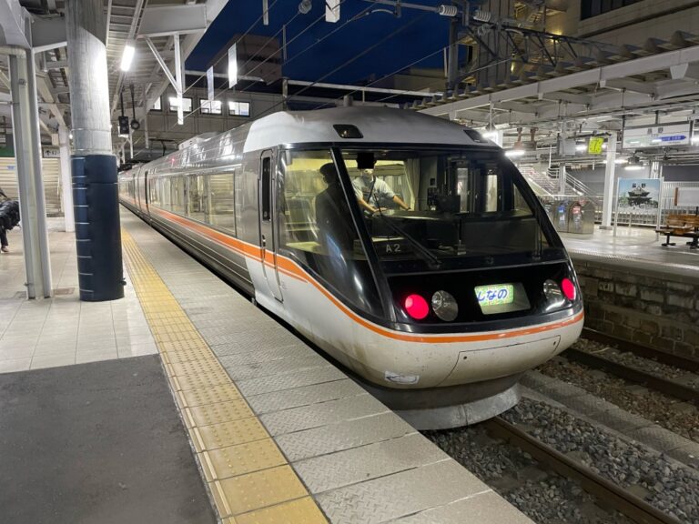 特急しなのってどんな列車?料金・きっぷの取り方・車内のご紹介!